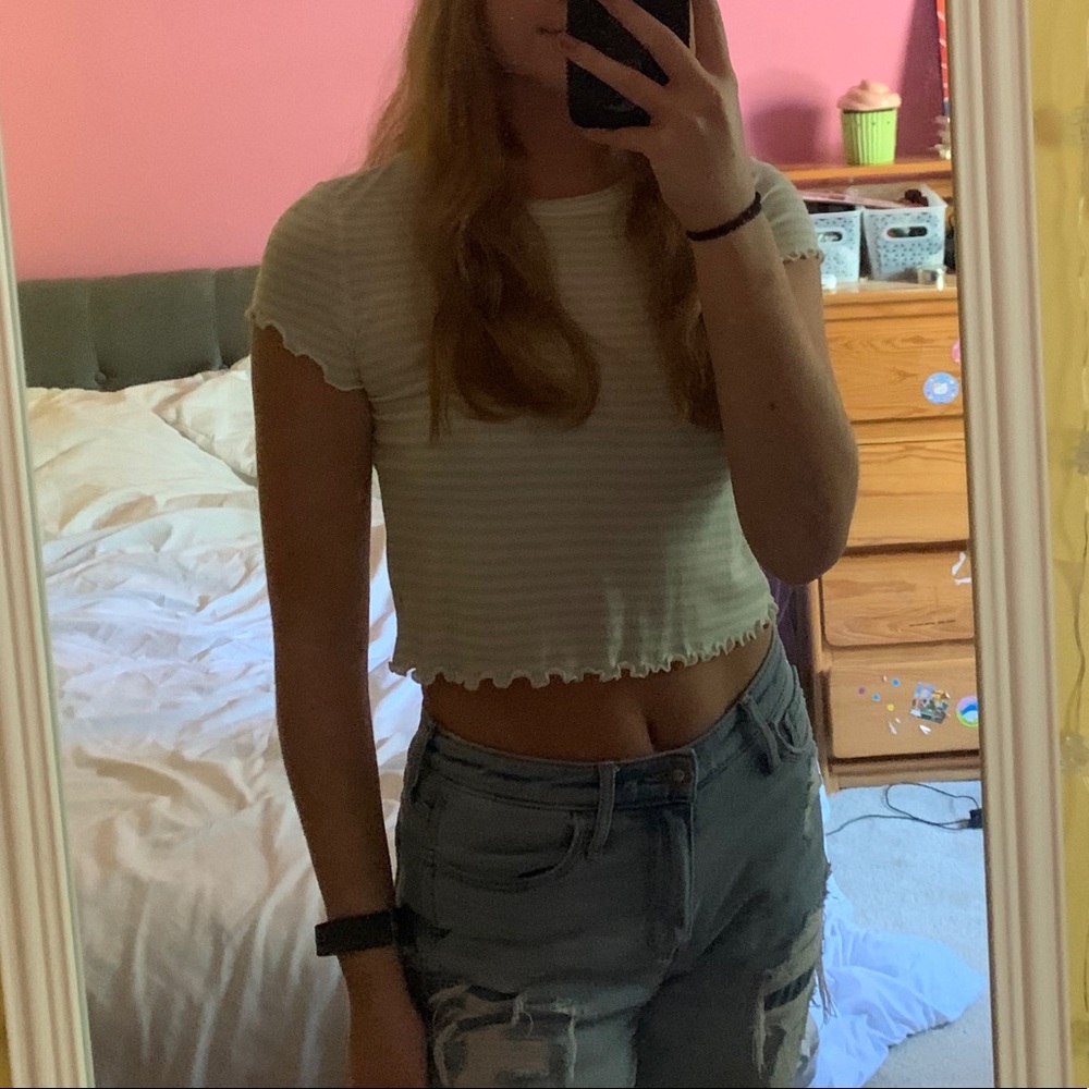 cropped tee